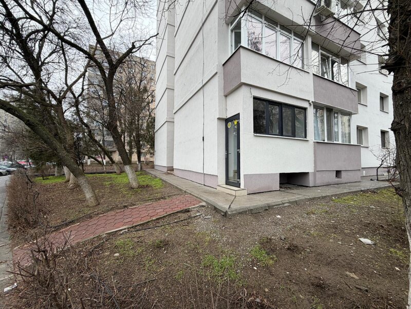 Spatiu comercial - Metrou Constantin Brancusi - Valea Argesului Stradal